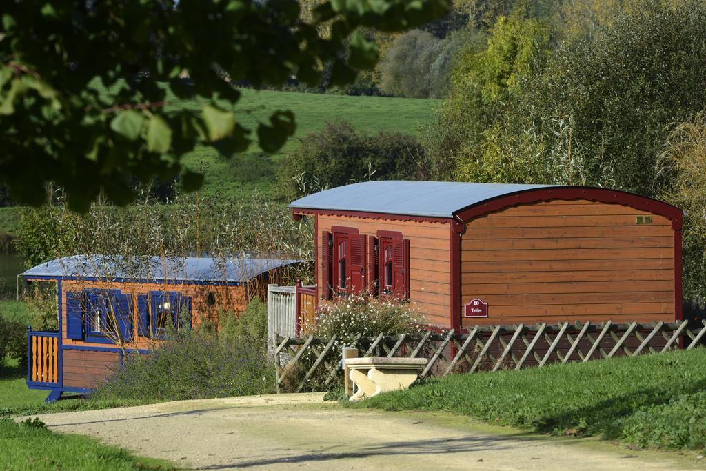 Les Roulottes & Cottages Du Moulin Chenillé-Changé Szoba fotó