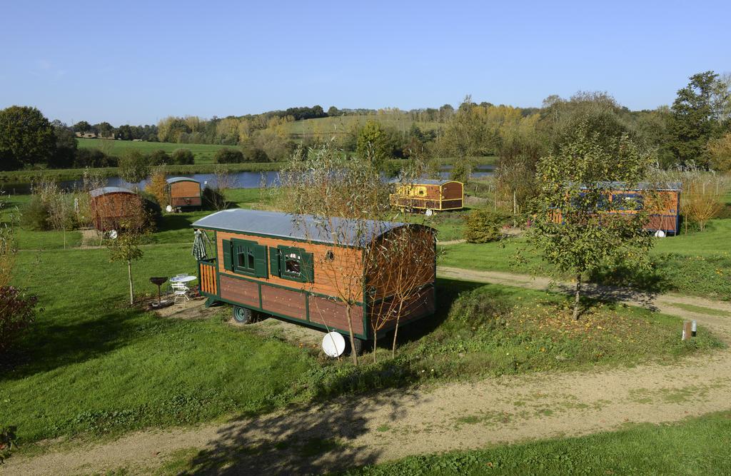 Les Roulottes & Cottages Du Moulin Chenillé-Changé Kültér fotó