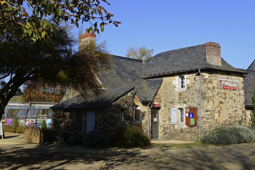 Les Roulottes & Cottages Du Moulin Chenillé-Changé Kültér fotó