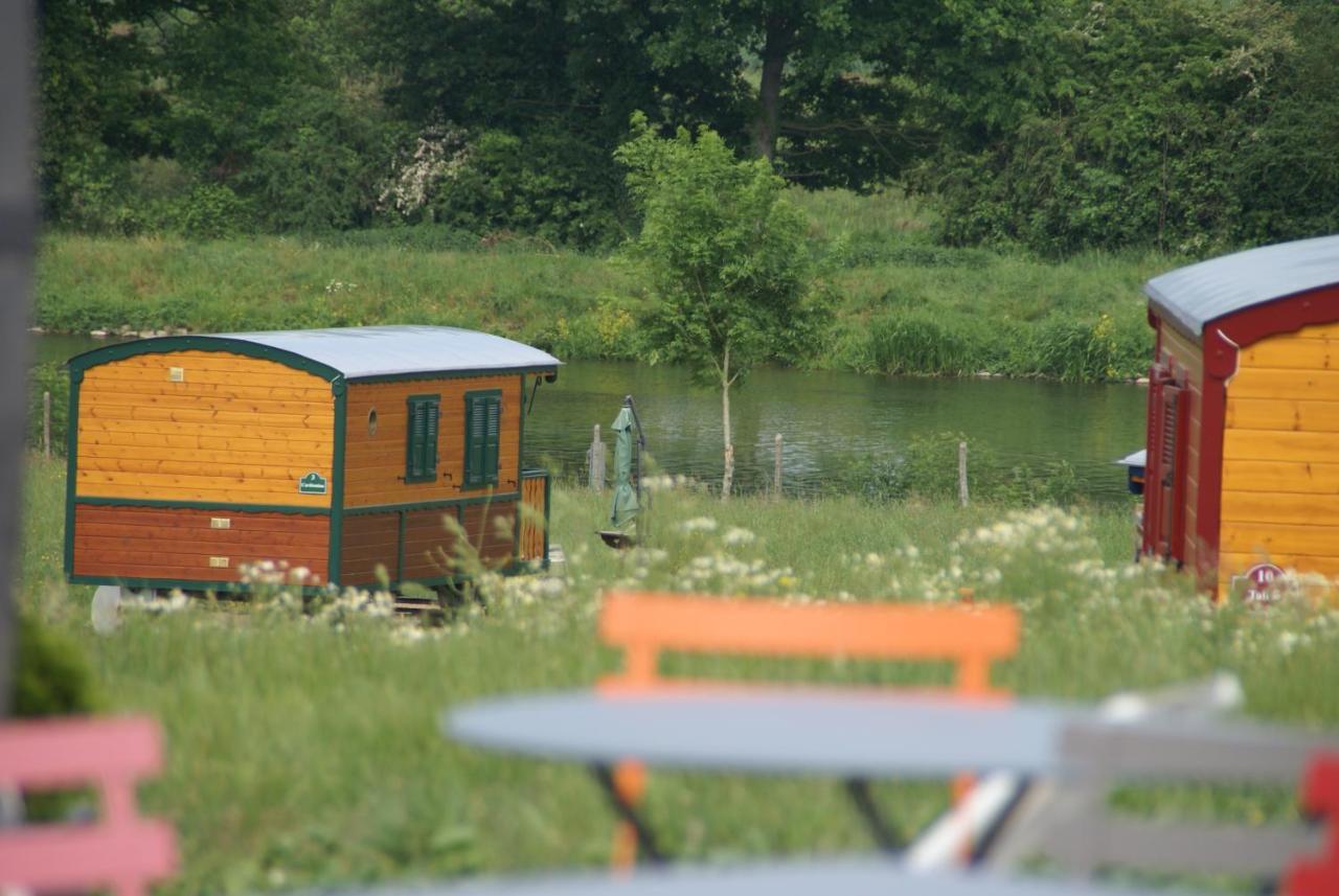 Les Roulottes & Cottages Du Moulin Chenillé-Changé Kültér fotó